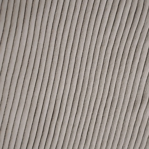 Size Large Ribbed Top - Picture 3 of 5